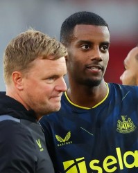 埃迪豪：伊萨克选择罢赛的那一刻，是我们师徒关系的转折点